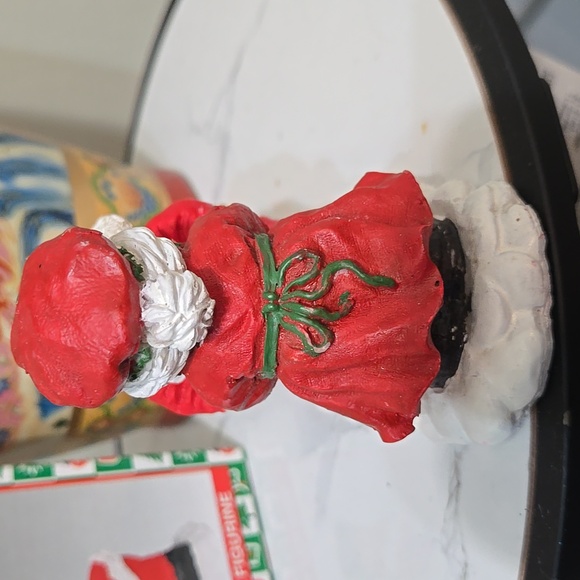 Mr. & Mr. Santa Figure - Picture 5 of 7